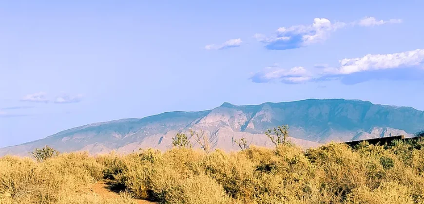 108 2nd St NE, Rio Rancho, NM 87124