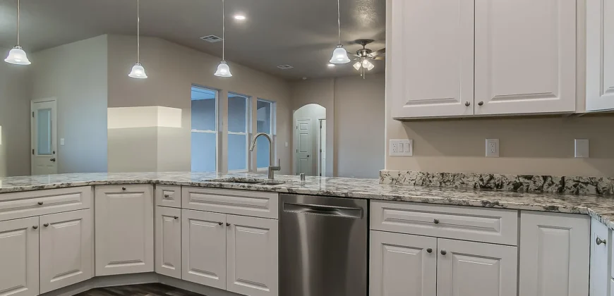 108 2nd St NE, Rio Rancho, NM 87124